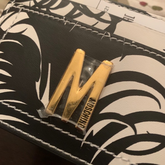 Authentic MOSCHINO Leather Logo card case - Picture 3 of 10